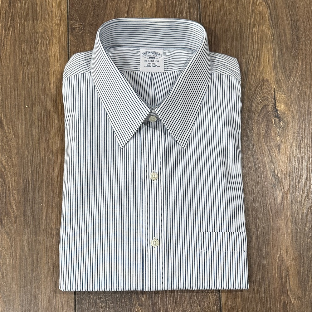 Brooks Brothers White Dress Shirt with blue Pinstripes all cotton, non-iron